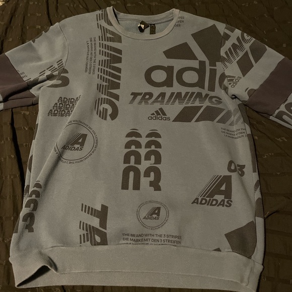 Adidas crewneck - Picture 1 of 2